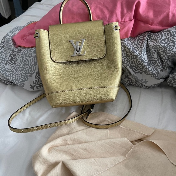 Authentic Louis Vuitton lockme Bb - Picture 6 of 8